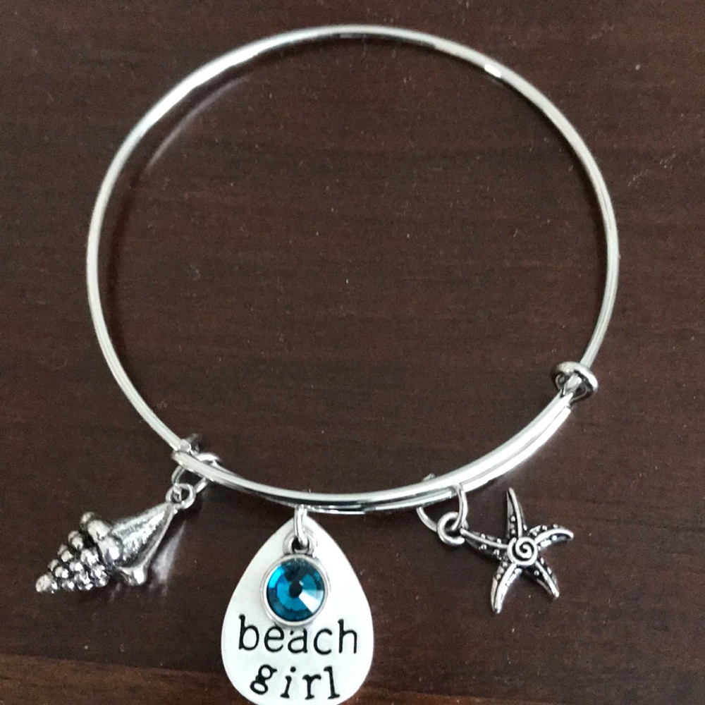 Bracelet. Beach charms